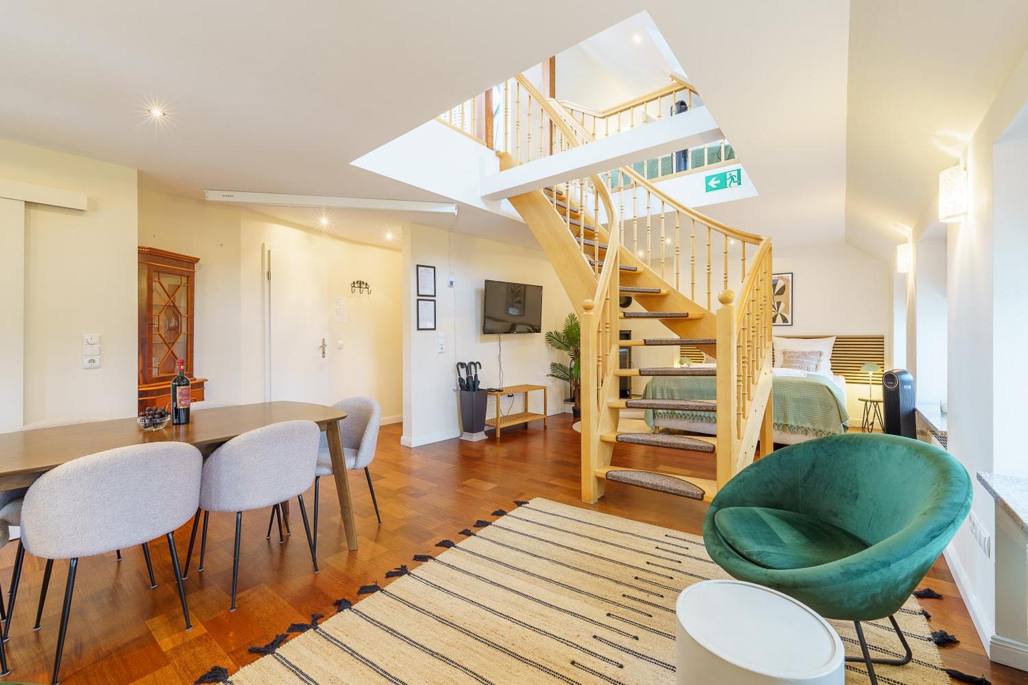Maisonette Am Holstentor Mit Dachterrasse Und Heimkino Lubeck Luaran gambar