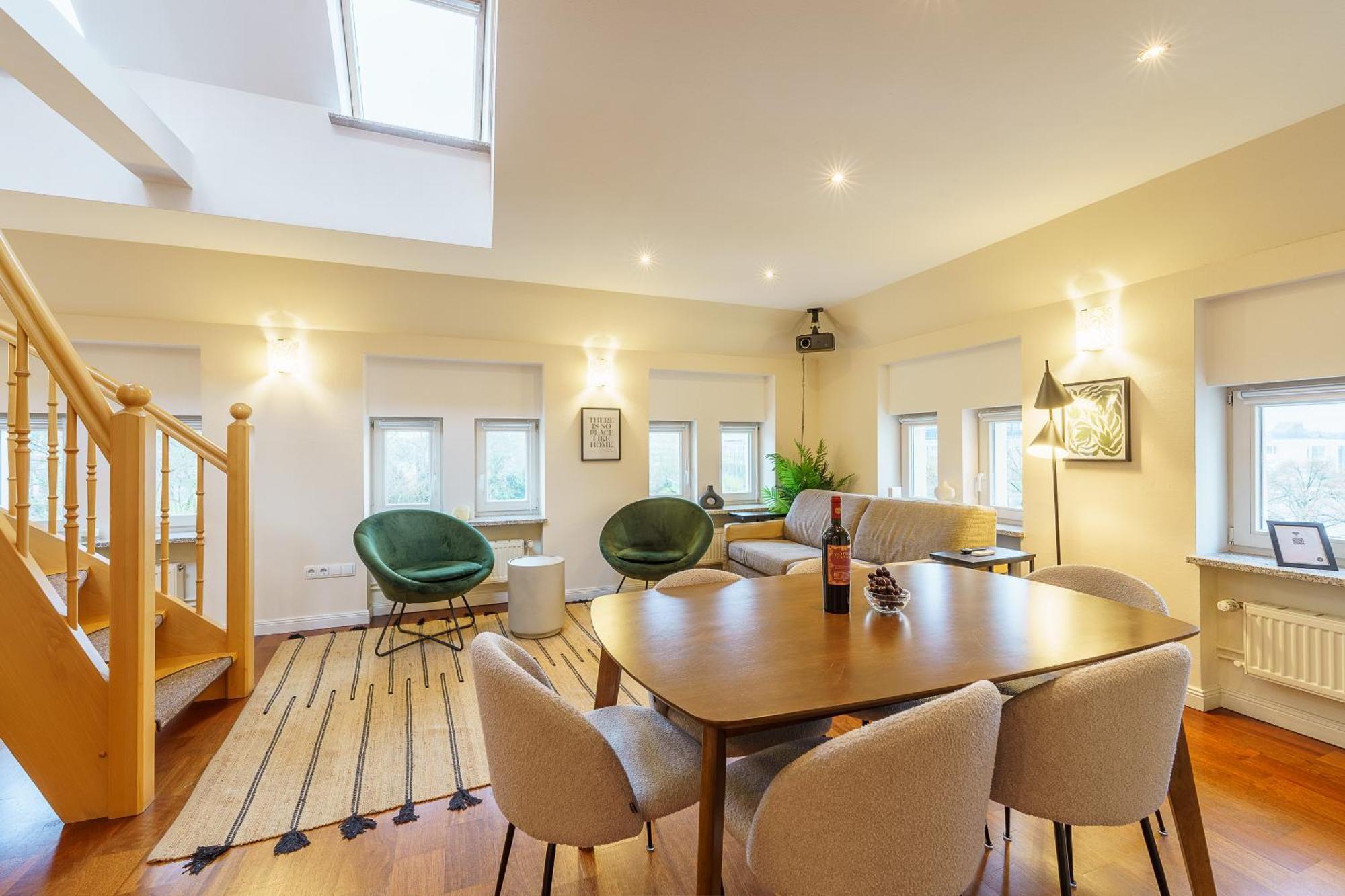 Maisonette Am Holstentor Mit Dachterrasse Und Heimkino Lubeck Luaran gambar